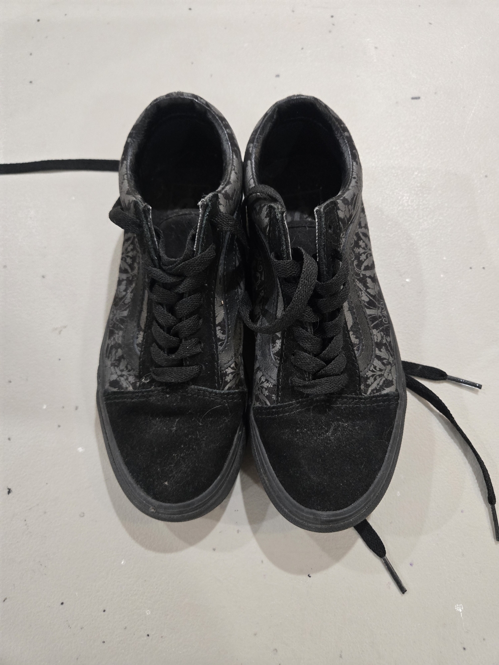 Vans Kids Black Low-Top Skate Sneakers